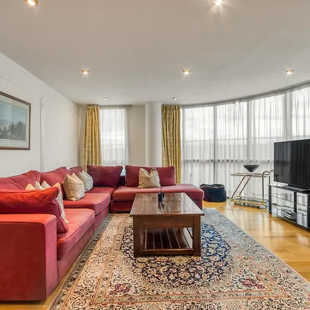 Paddington Spontaneous Lake Side 2Br 2Ba